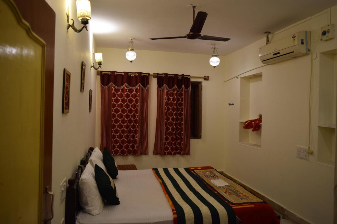 Hotel Renuka Jaisalmer Extérieur photo