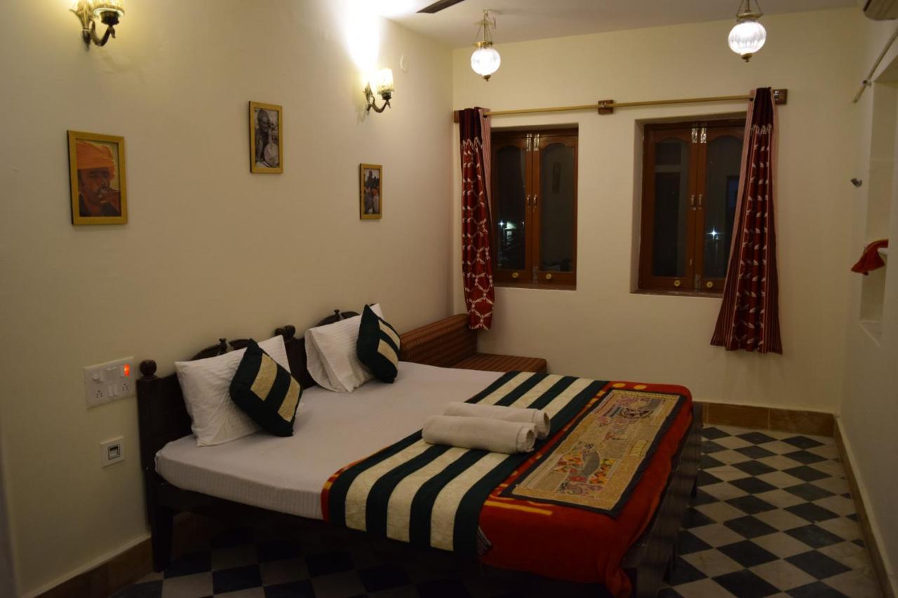 Hotel Renuka Jaisalmer Extérieur photo