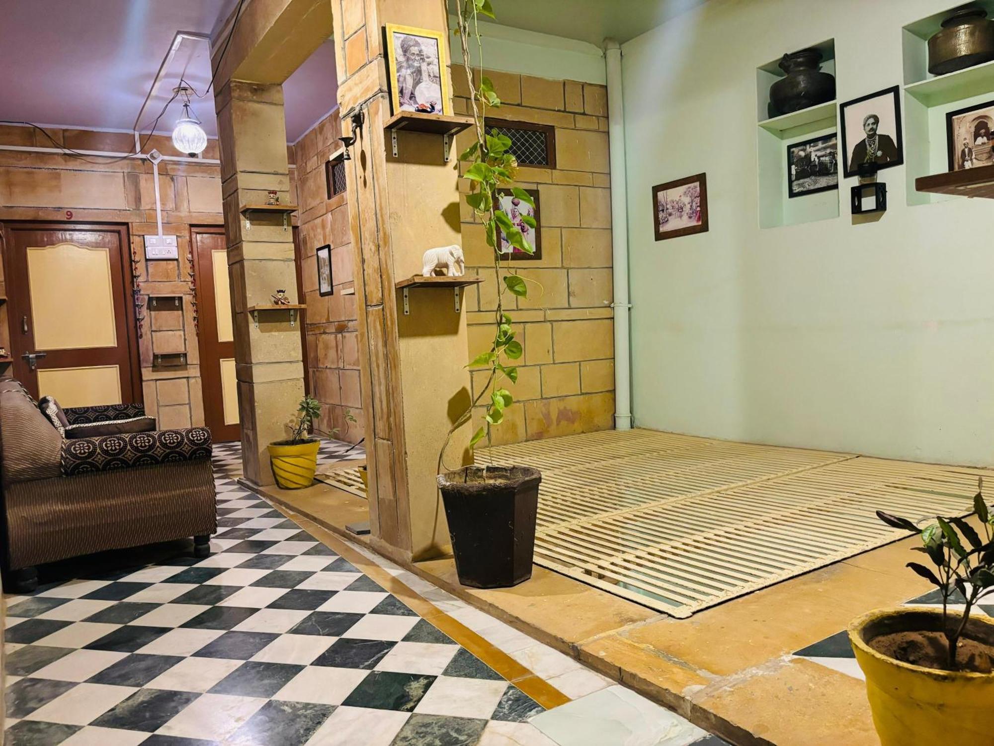 Hotel Renuka Jaisalmer Extérieur photo