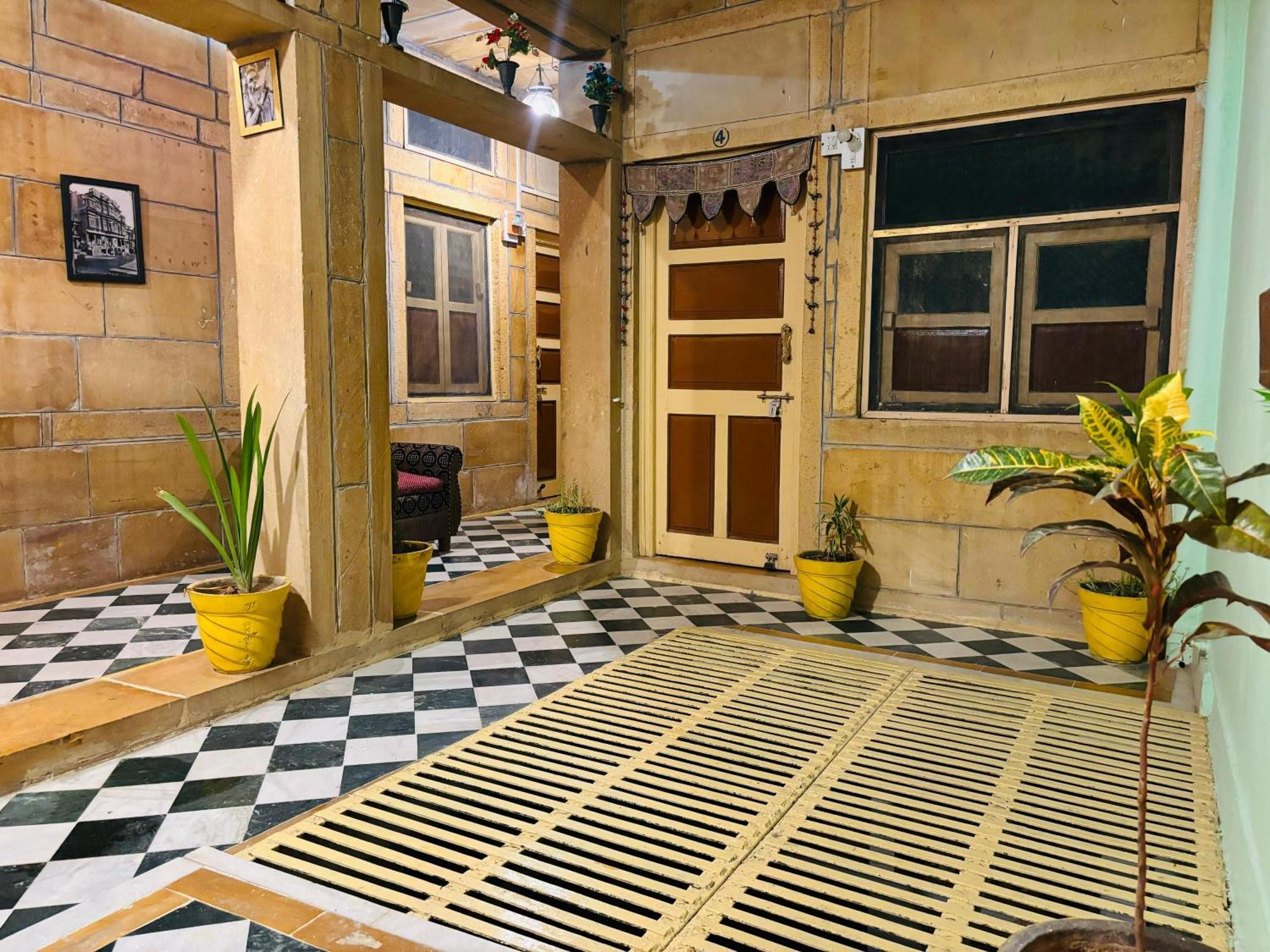 Hotel Renuka Jaisalmer Extérieur photo