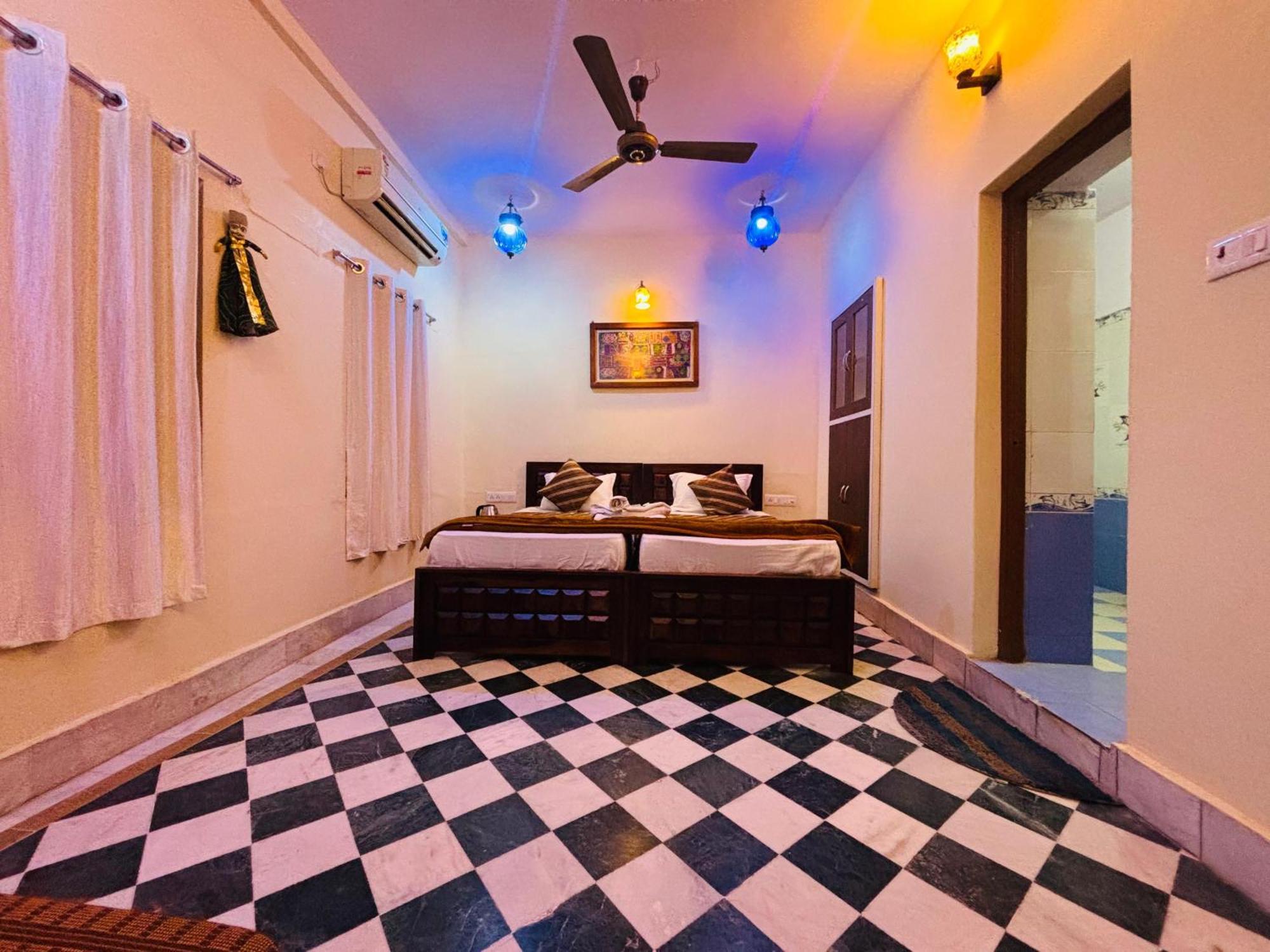 Hotel Renuka Jaisalmer Extérieur photo